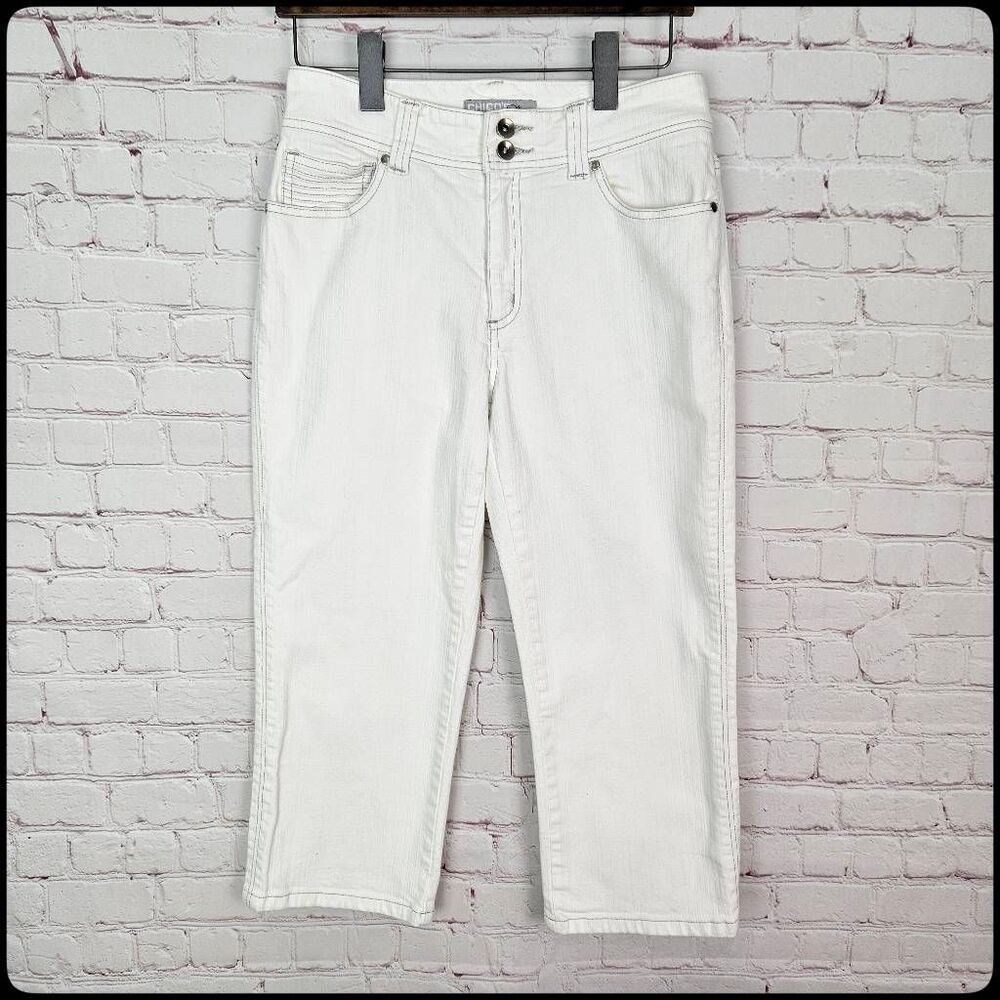 CHICO'S Platinum White with Silver Stitching Equilla Crop Jeans Size: 0.5 (L)